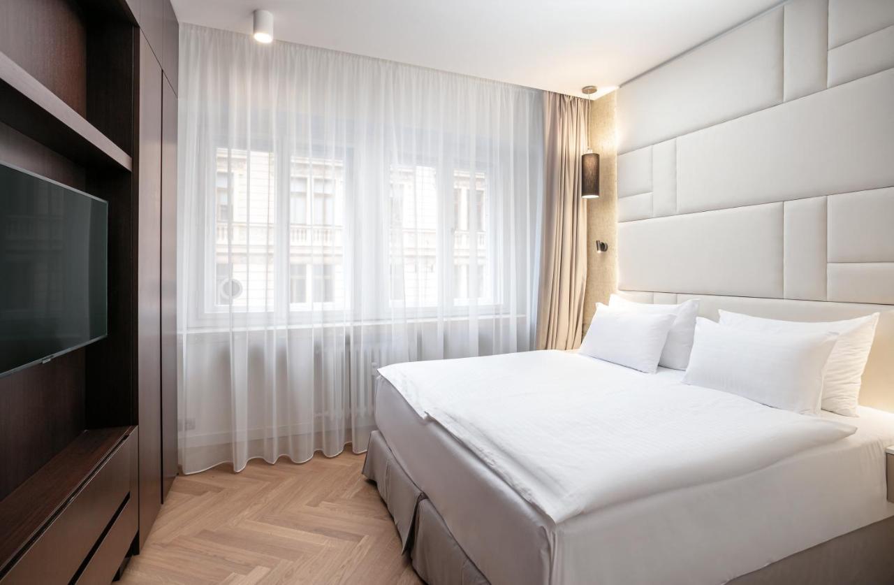 Rybna Apartments Old Town Prag Exteriör bild